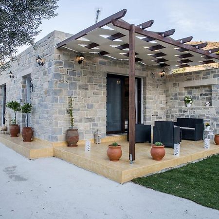 Villa Mira Kamilari Luaran gambar